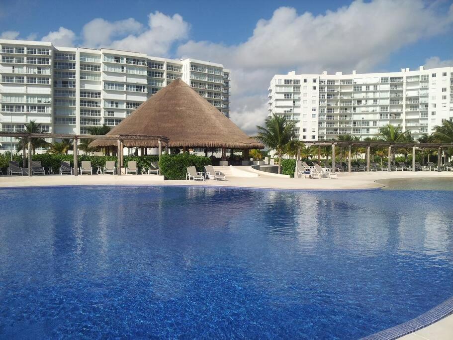 Punta Me Luxury Apartments Ocean View & Beach Front In Amara Cancún Exterior foto